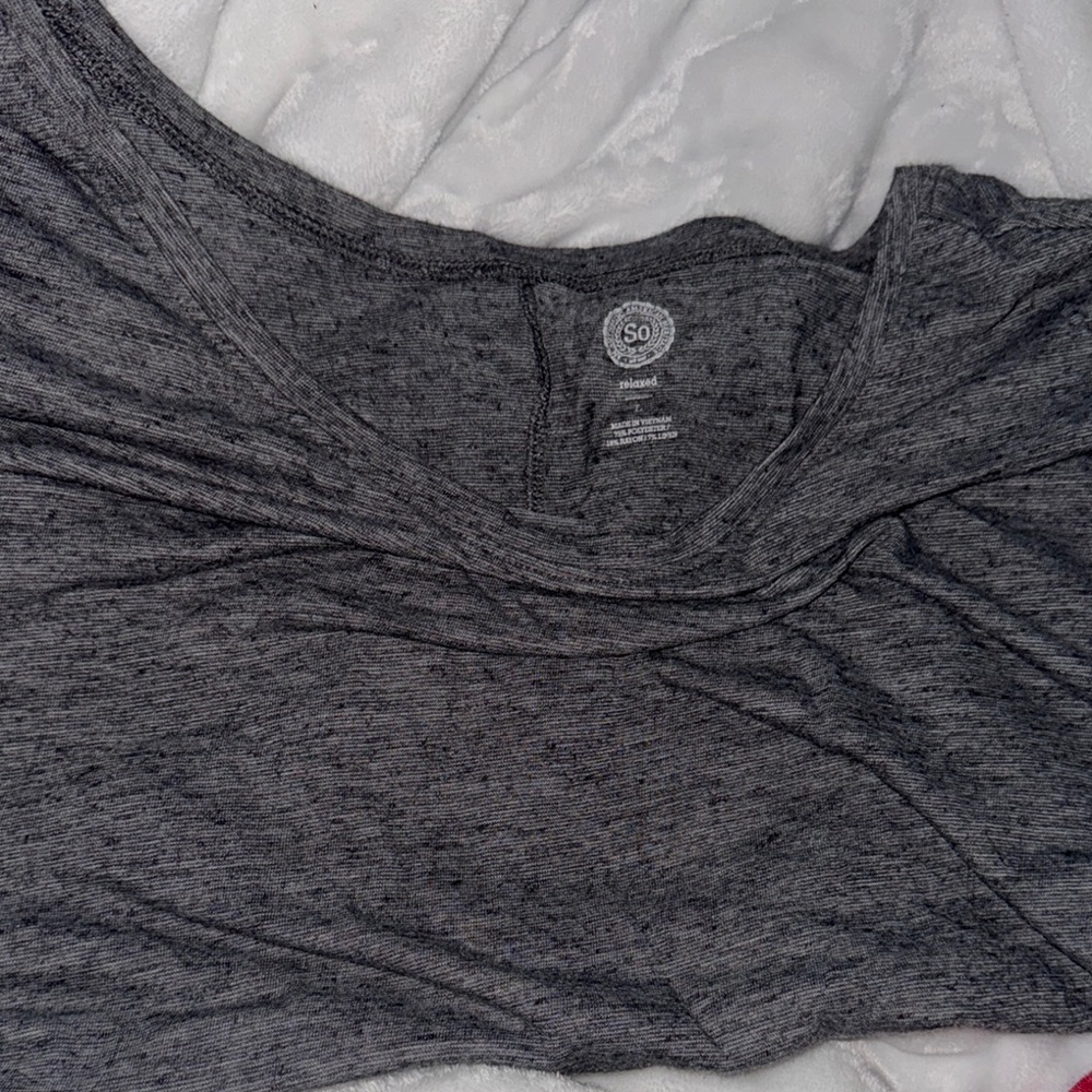 SO Women's Charcoal Short Sleeve Tee. Size L